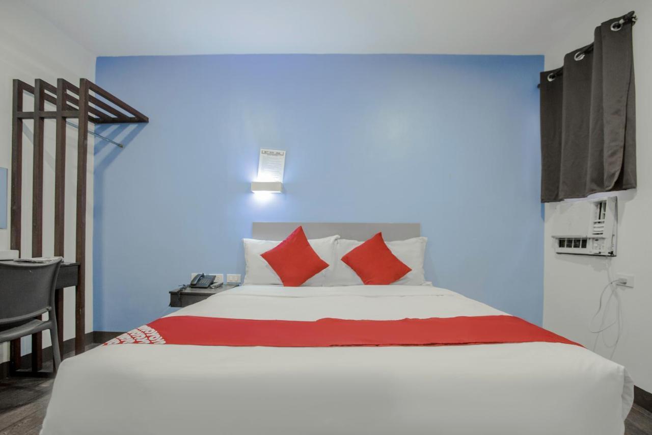 Oyo 637 Fox Hotel Quezon City Εξωτερικό φωτογραφία