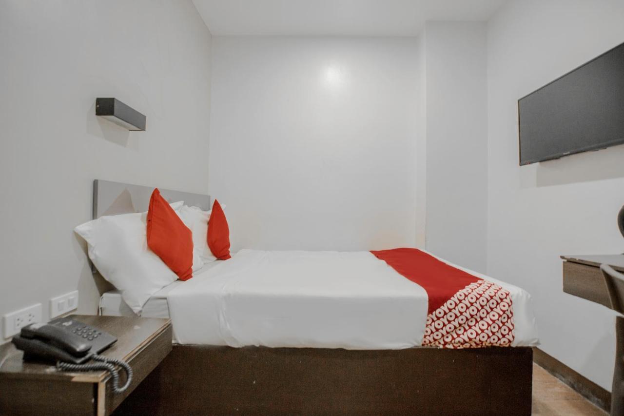 Oyo 637 Fox Hotel Quezon City Εξωτερικό φωτογραφία
