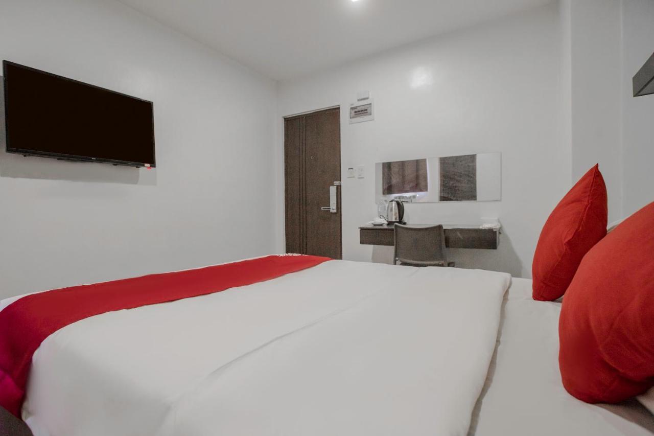 Oyo 637 Fox Hotel Quezon City Εξωτερικό φωτογραφία