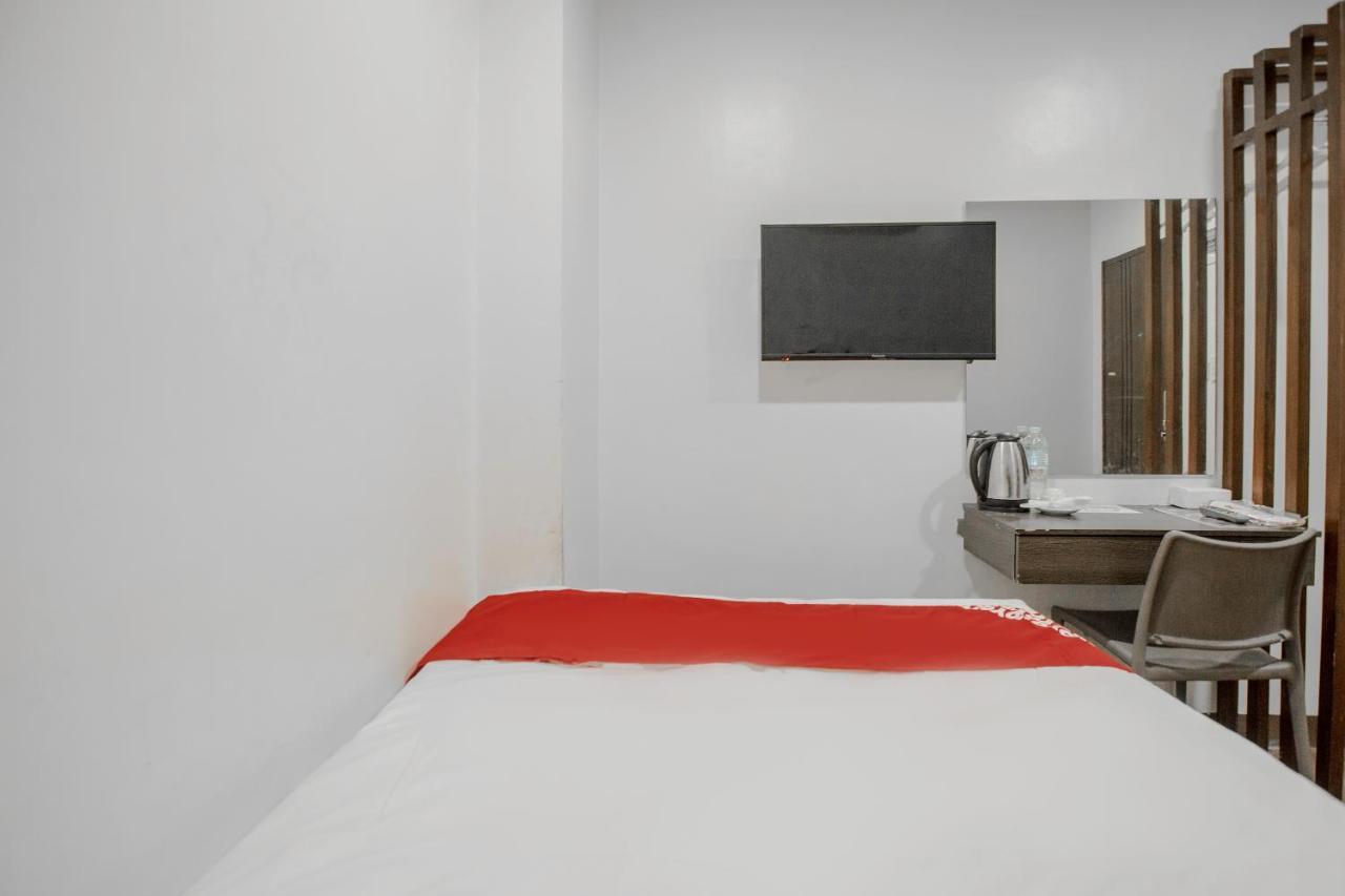 Oyo 637 Fox Hotel Quezon City Εξωτερικό φωτογραφία