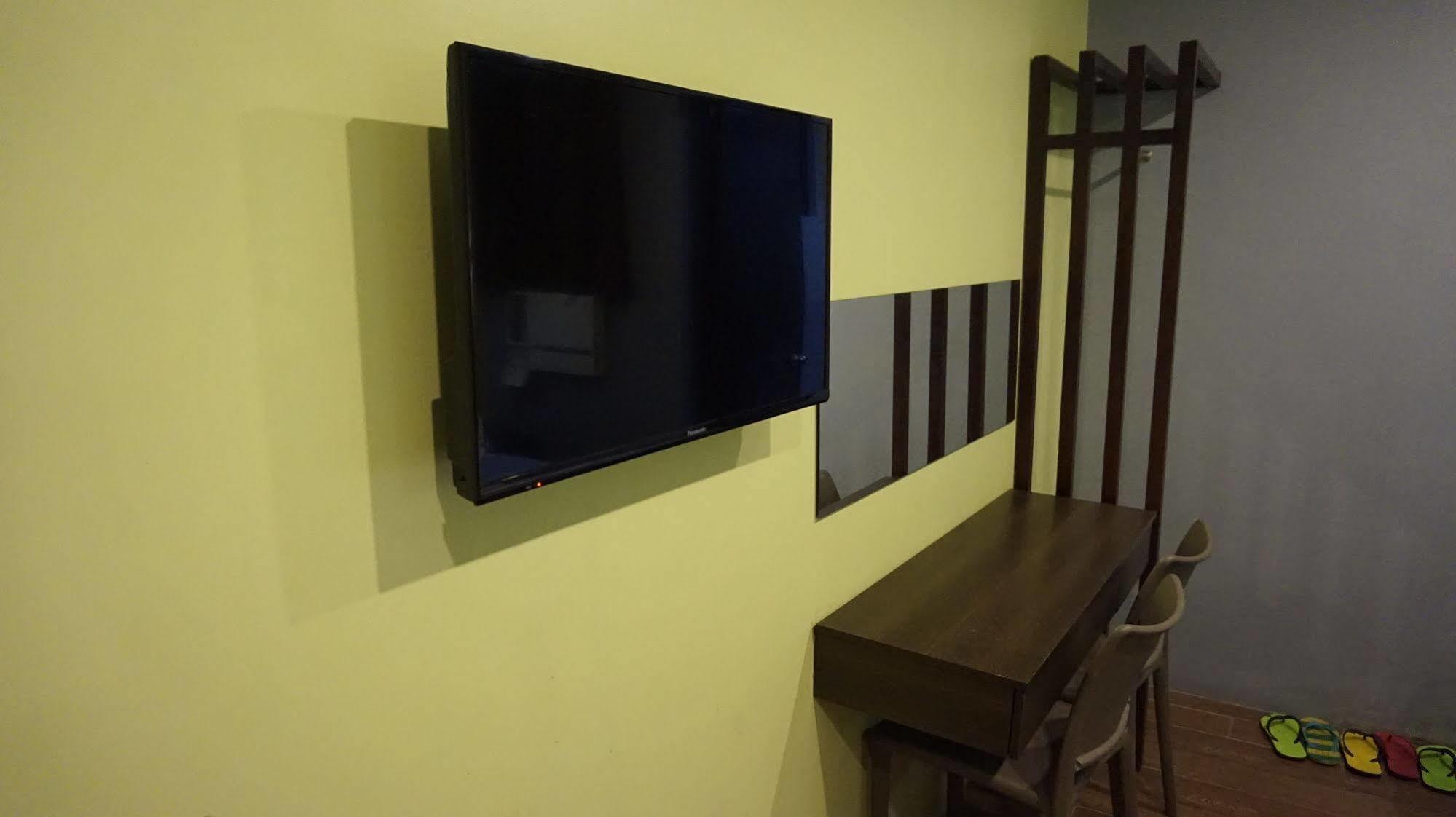 Oyo 637 Fox Hotel Quezon City Εξωτερικό φωτογραφία