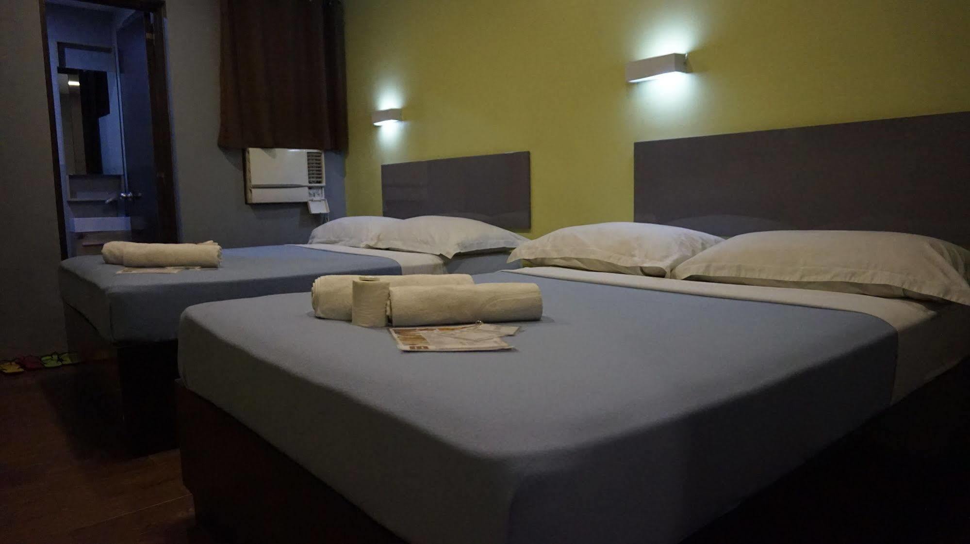 Oyo 637 Fox Hotel Quezon City Εξωτερικό φωτογραφία