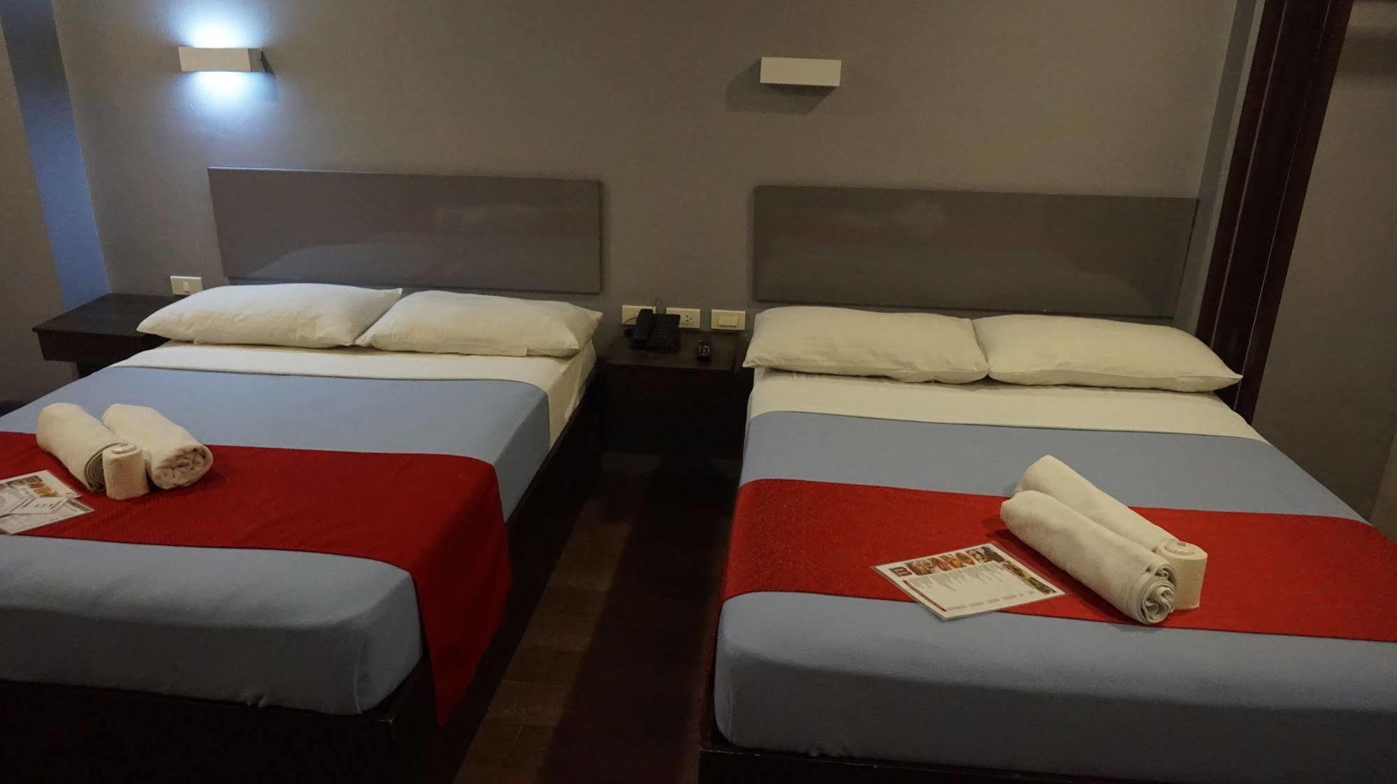 Oyo 637 Fox Hotel Quezon City Εξωτερικό φωτογραφία