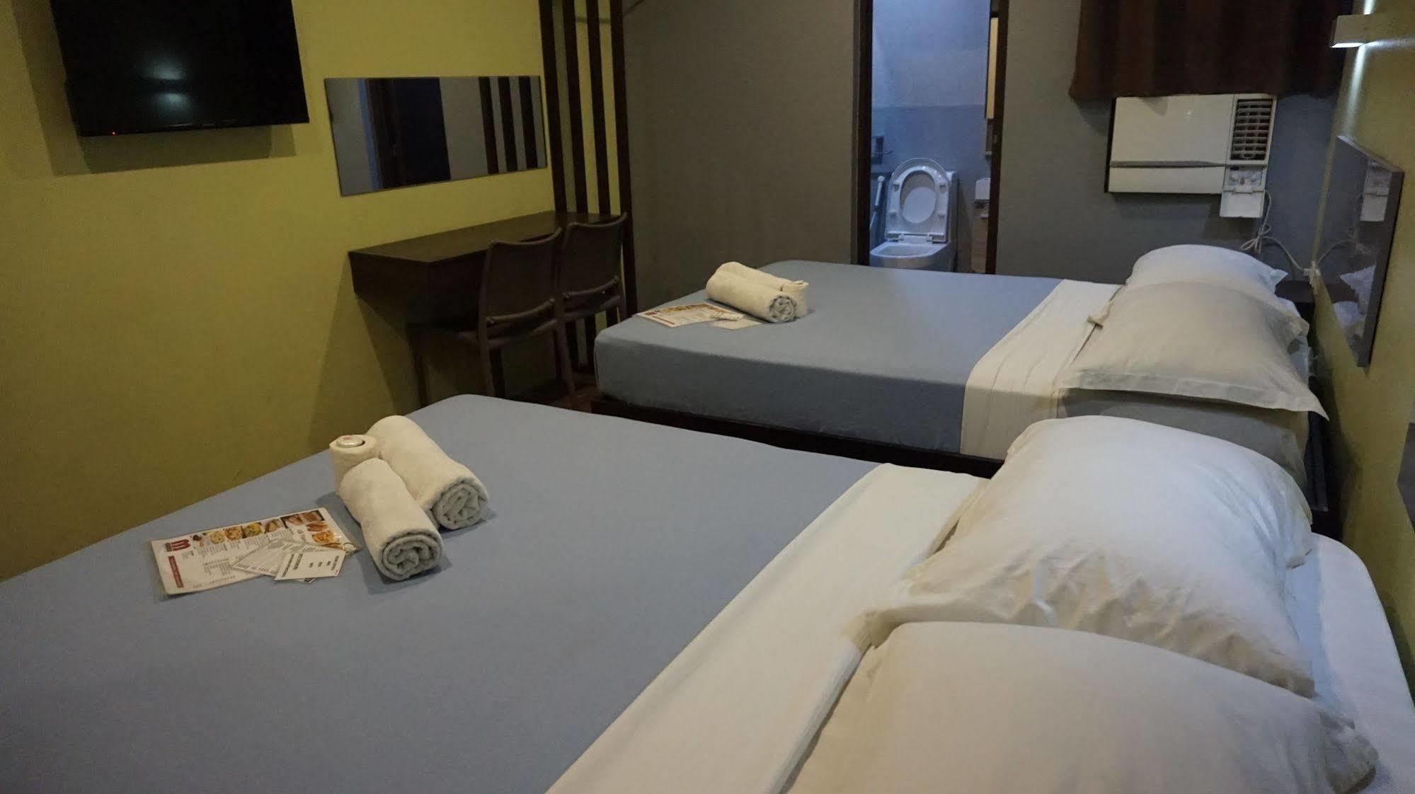 Oyo 637 Fox Hotel Quezon City Εξωτερικό φωτογραφία