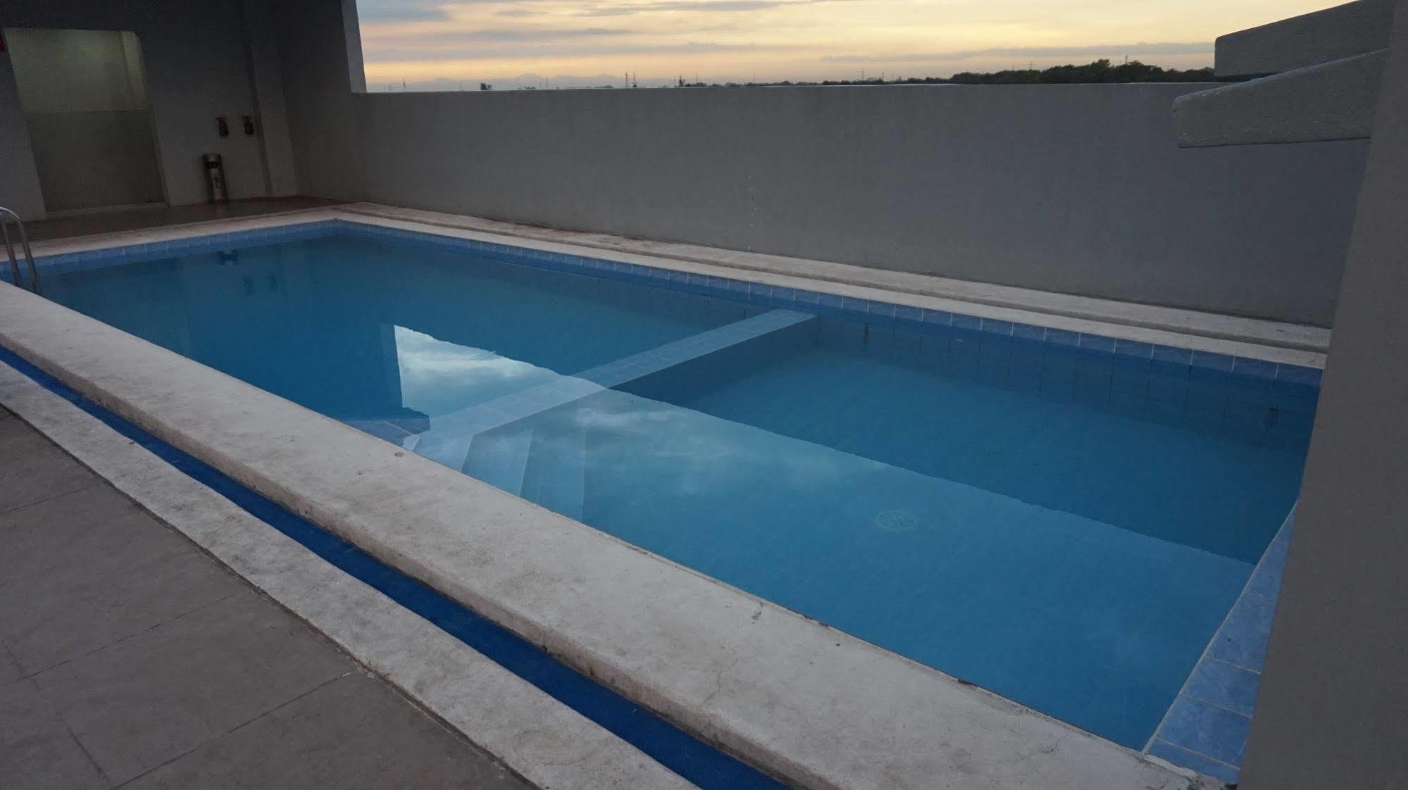 Oyo 637 Fox Hotel Quezon City Εξωτερικό φωτογραφία